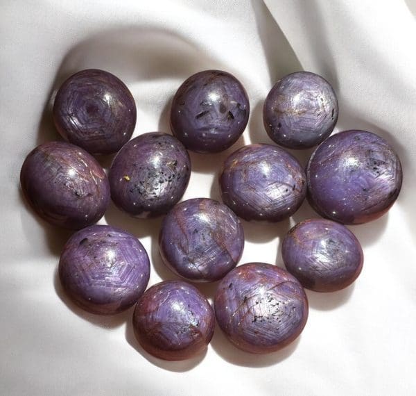 Ster Robijn cabochon - RANDOM PICK! - Afbeelding 2