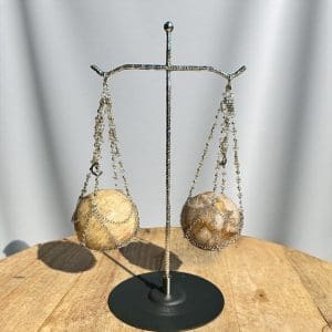 Alternative view of Metalen bolhouder - weegschaal - Zilver