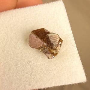 Irisiderende Andradiet kristal - 7