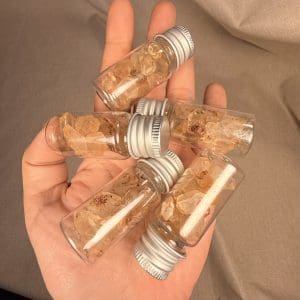 Petroleum kwarts in flesje - random pick