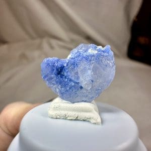 Naald Dumortiriet in kwarts in stolp - 13