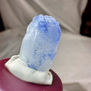 Alternative view of Naald Dumortiriet in kwarts in stolp - 17