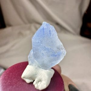 Naald Dumortiriet in kwarts in stolp - 18