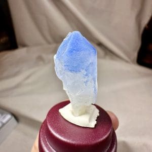 Naald Dumortiriet in kwarts in stolp - 26