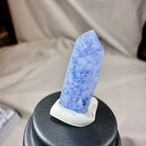 Naald Dumortiriet in kwarts in stolp - 29