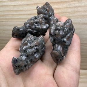 Alternative view of Syeniet carving - Draakje - Random pick