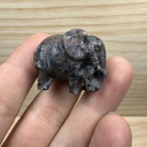 Syeniet carving - Olifantje - Random pick