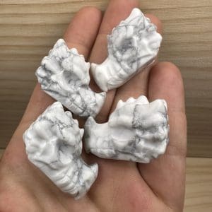 Alternative view of Howliet carving - Draakje - Random pick