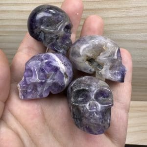 Alternative view of Amethist carving - Skull - Random pick