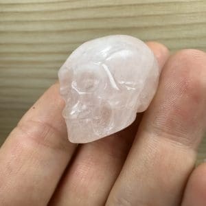 Rozenkwarts carving - Skull - Random pick