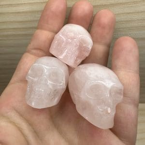 Alternative view of Rozenkwarts carving - Skull - Random pick