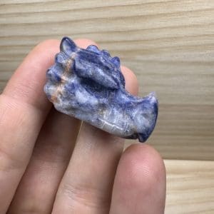 Sodaliet carving - Draakje - Random pick