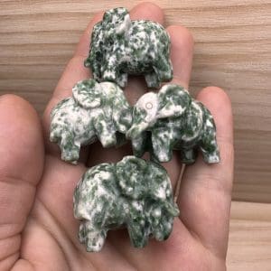 Alternative view of Boomagaat carving - Olifantje - Random pick