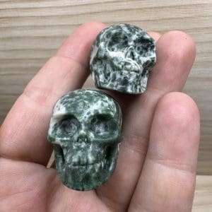 Alternative view of Boomagaat carving - Skull - Random pick