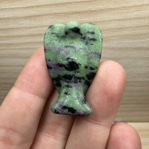 Robijn in Zoisiet carving - Engeltje - Random pick