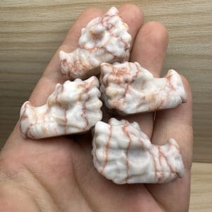Alternative view of Calciet carving - Draakje - Random pick