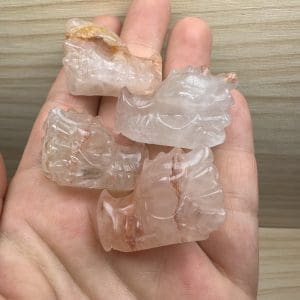 Alternative view of Hematiet kwarts carving - Draakje - Random pick