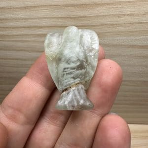 Groene fluoriet carving - Engeltje - Random pick
