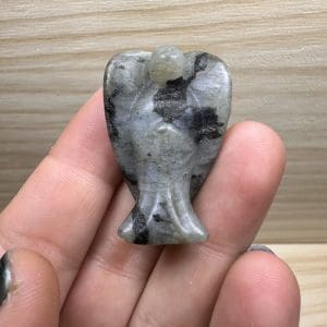 Labradoriet carving - Engeltje - Random pick