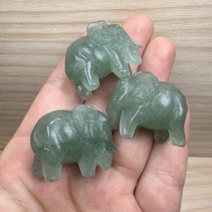 Alternative view of Aventurijn carving - Olifantje - Random pick