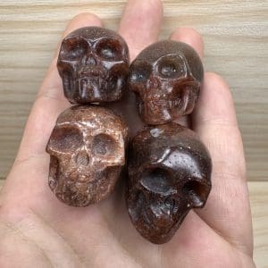 Alternative view of Aardbeienkwarts carving - Skull - Random pick