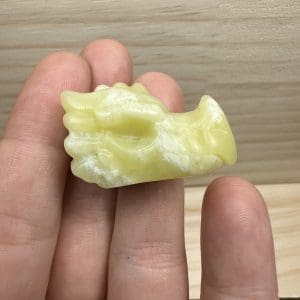Groene Calciet carving - Draakje - Random pick