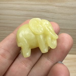Groene Calciet carving - Olifantje - Random pick