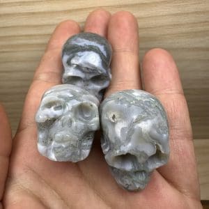 Alternative view of Mos agaat carving - Skull - Random pick