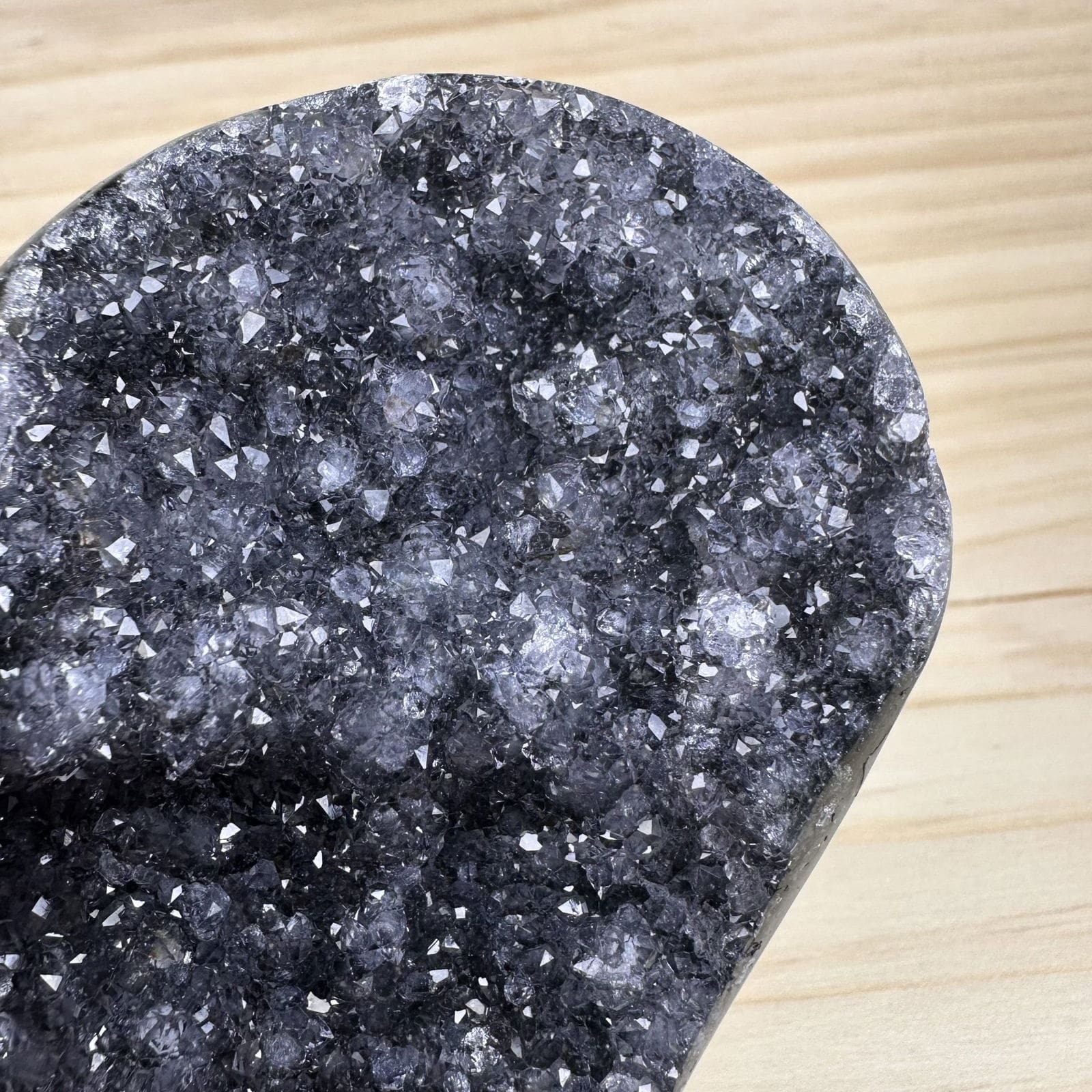 Zwarte Amethist cluster - 8 - Afbeelding 2