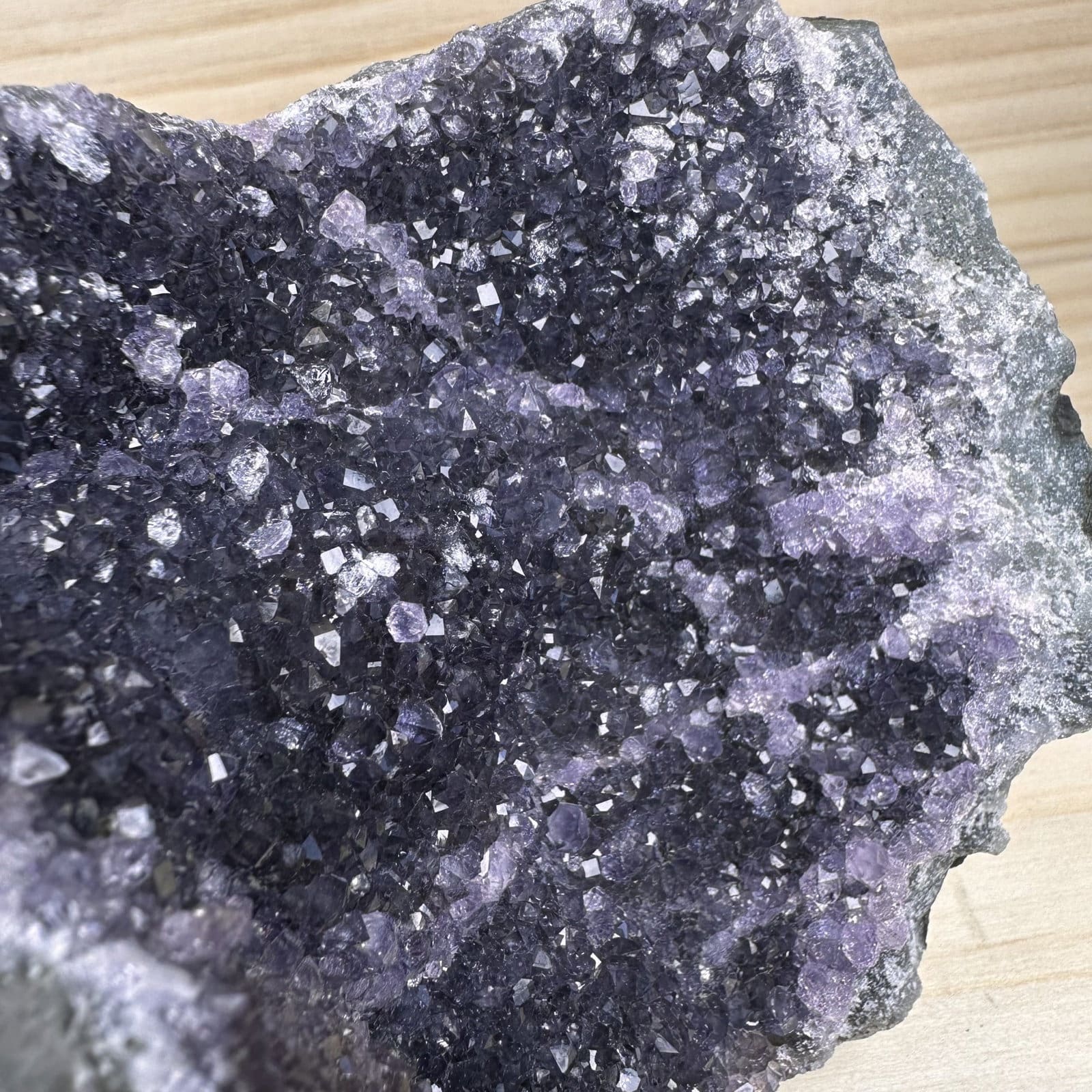 Amethist cluster - 43 - Afbeelding 2