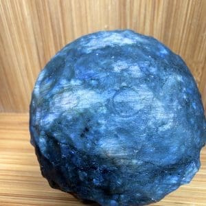 Alternative view of Labradoriet maan carving - 1