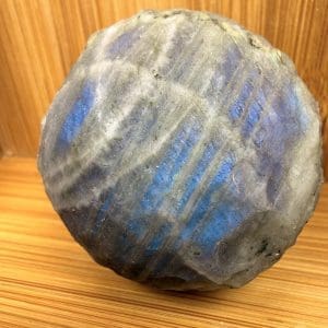 Alternative view of Labradoriet maan carving - 2