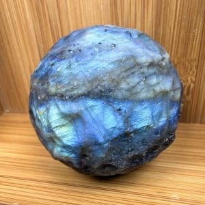 Alternative view of Labradoriet maan carving - 7