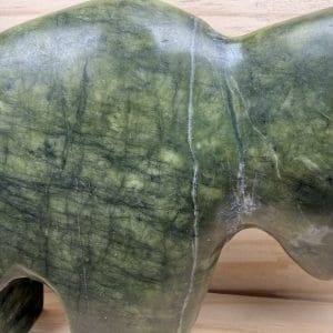 Alternative view of Carving 16 - Bison van Serpentijn