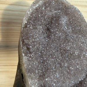 Alternative view of Regenboog Amethist cluster - 67