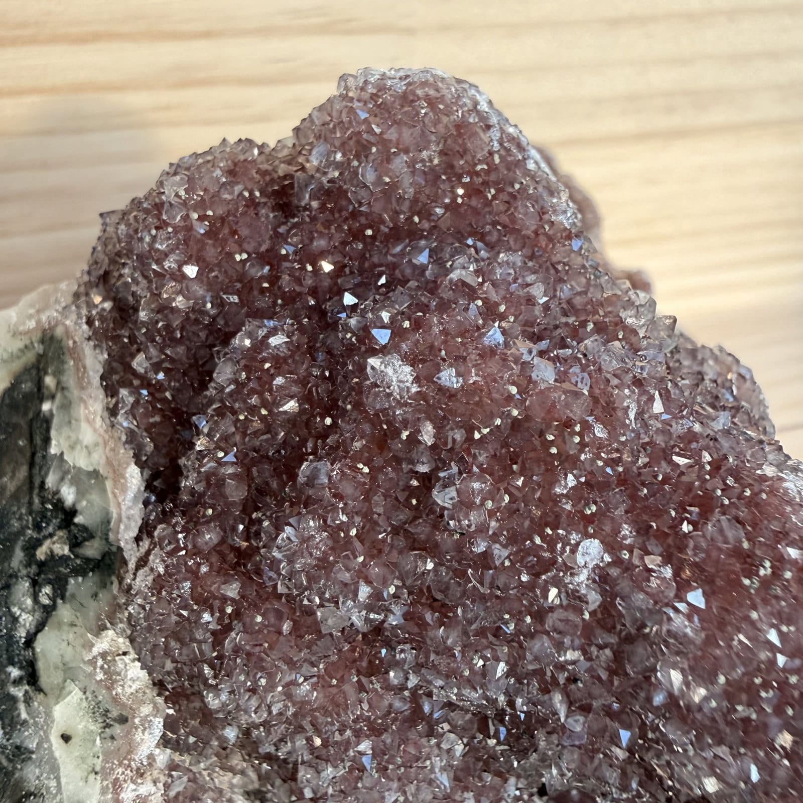 Regenboog Amethist cluster - 69 - Afbeelding 3