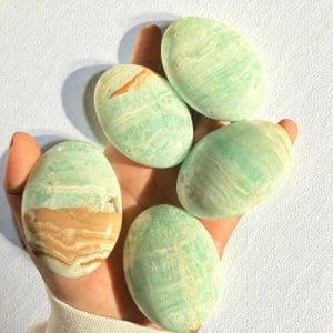 Handstenen - Carribean blue calciet (aragoniet)