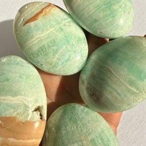 Alternative view of Handstenen - Carribean blue calciet (aragoniet)