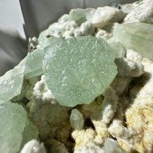 Alternative view of Groene apofyliet cluster - 34