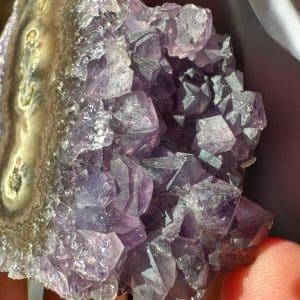 Alternative view of Oog Amethist cluster (stalactiet) - 5