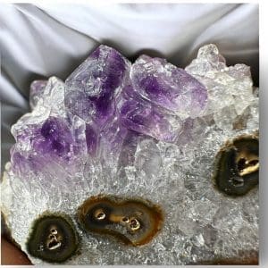 Alternative view of Oog Amethist cluster (stalactiet) - 6