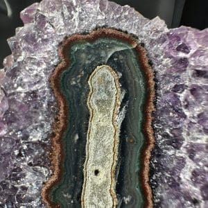 Alternative view of Oog Amethist cluster (stalactiet) - 11