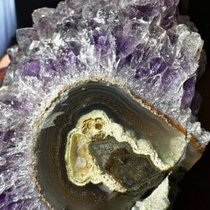 Alternative view of Oog Amethist cluster (stalactiet) - 16