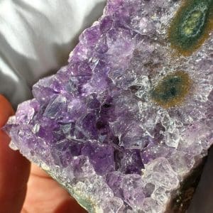 Alternative view of Oog Amethist cluster (stalactiet) - 20