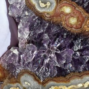 Alternative view of Oog Amethist cluster (stalactiet) - 24