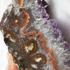 Alternative view of Oog Amethist cluster (stalactiet) - 47