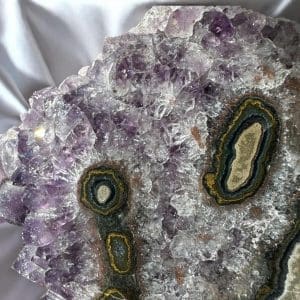 Alternative view of Oog Amethist cluster (stalactiet) - 50