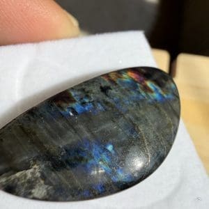 Alternative view of Spectroliet cabochon in venster doosje - 11