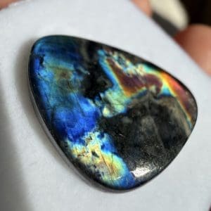 Alternative view of Spectroliet cabochon in venster doosje - 14