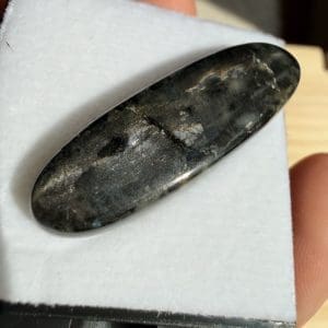 Alternative view of Spectroliet cabochon in venster doosje - 18